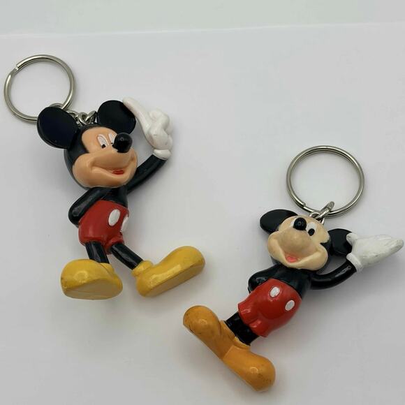 Red Disney Mickey Mouse Bundle Keychains - Picture 1 of 4